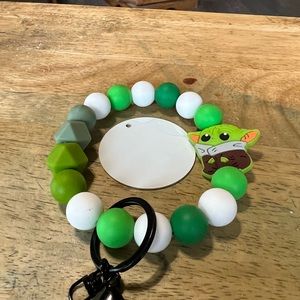 Very cute baby alien silicone bead wristlet